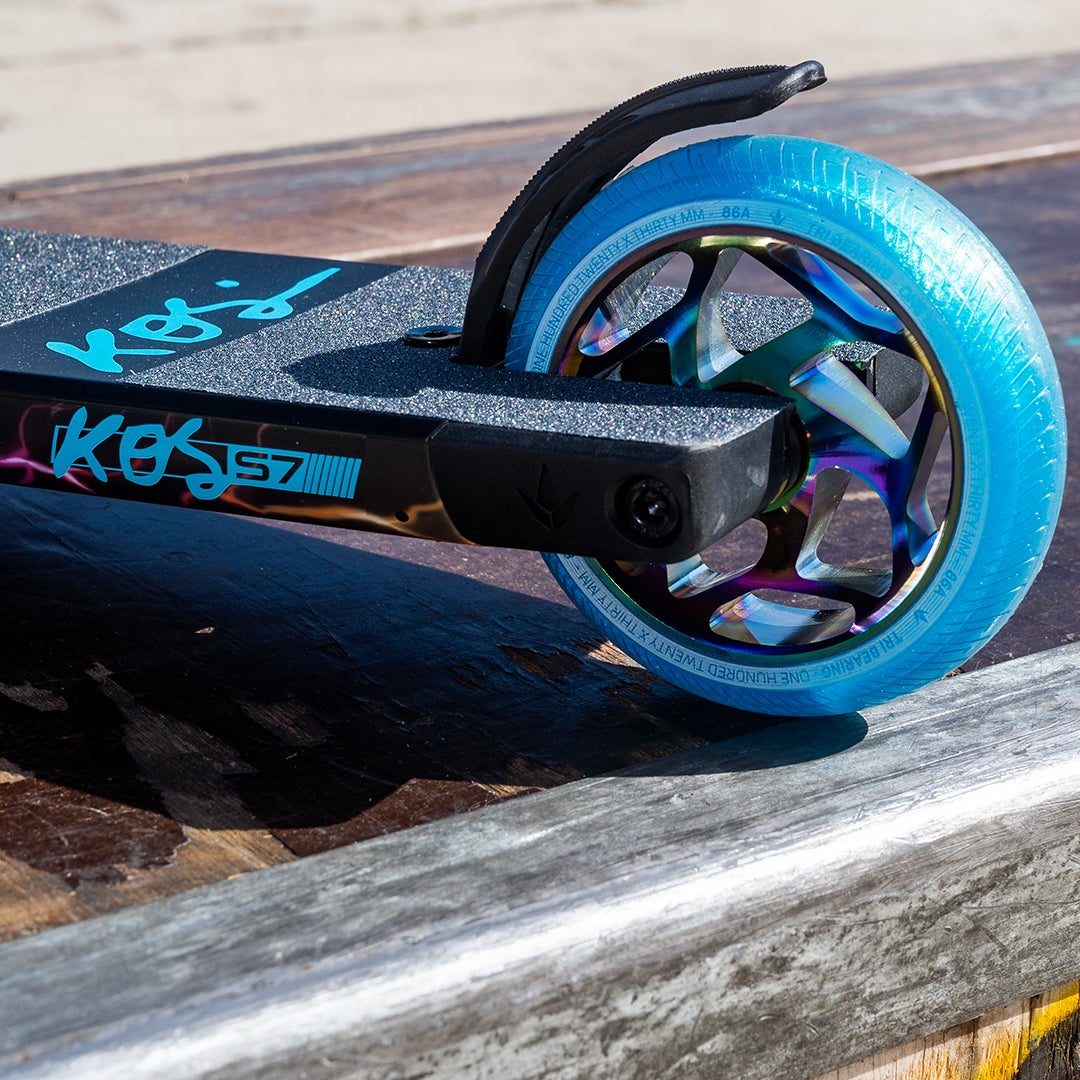 KOS S7 Charge Complete Pro Scooter - Black and Teal