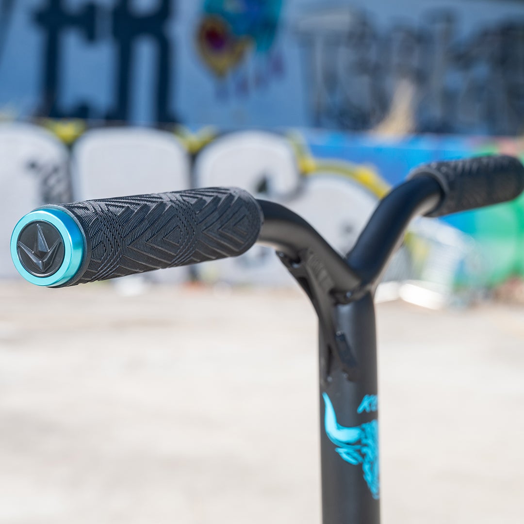 KOS S7 Charge Complete Pro Scooter - Black and Teal